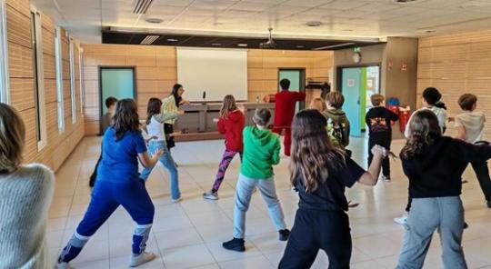 Mr. Xu Meng teaches students to practice Tai Chi moves, Collège Denis Diderot, Dainville, Jan. 30th, 2025